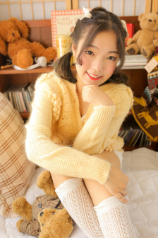 公交车上拨开少妇内裤进入